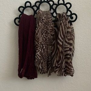 (3) Various Scarves